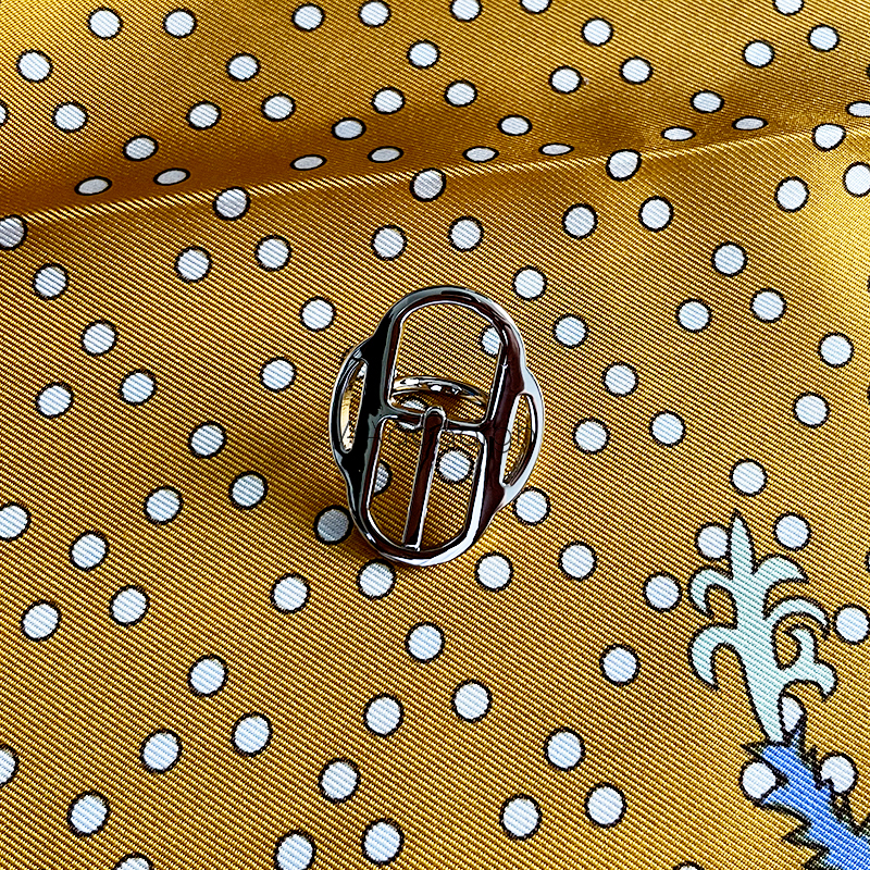 Boucle Scarfs Buckl… - image