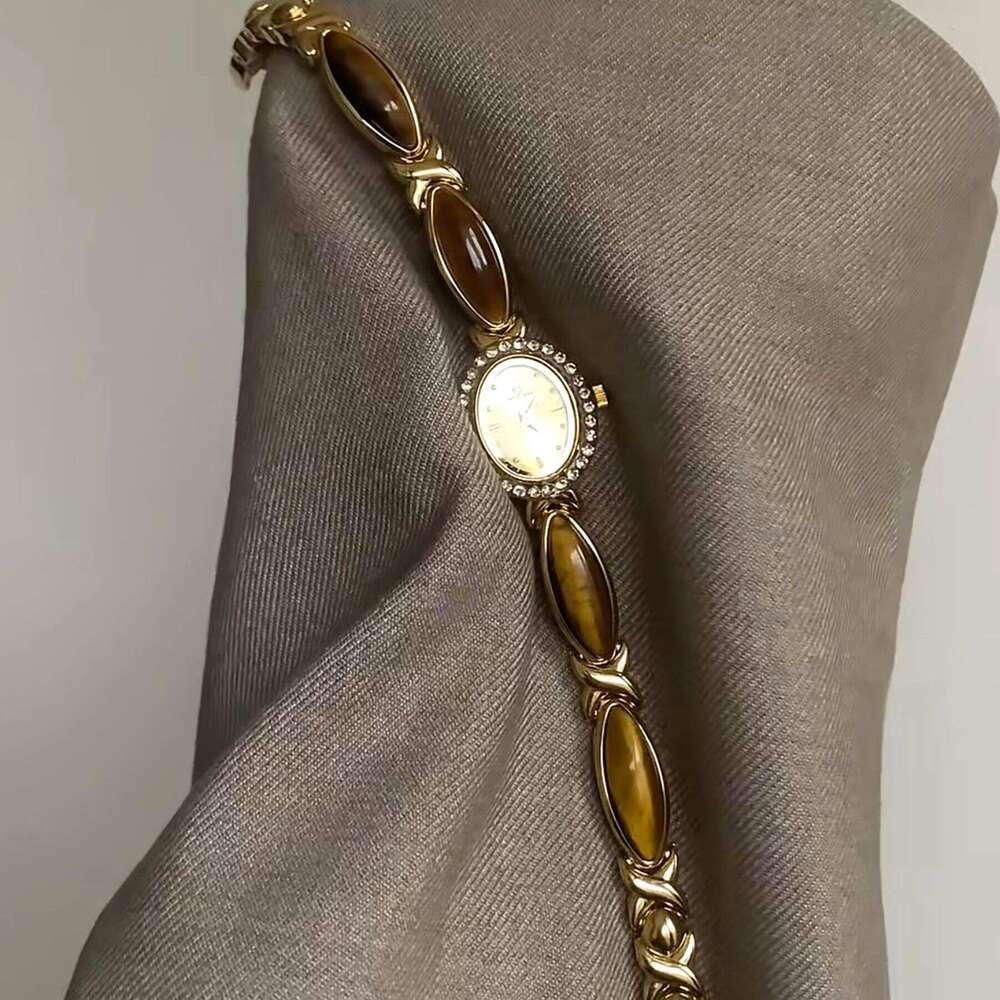 With Box New Niche Vintage Dainty Design Women's Quartz Watch Free gift