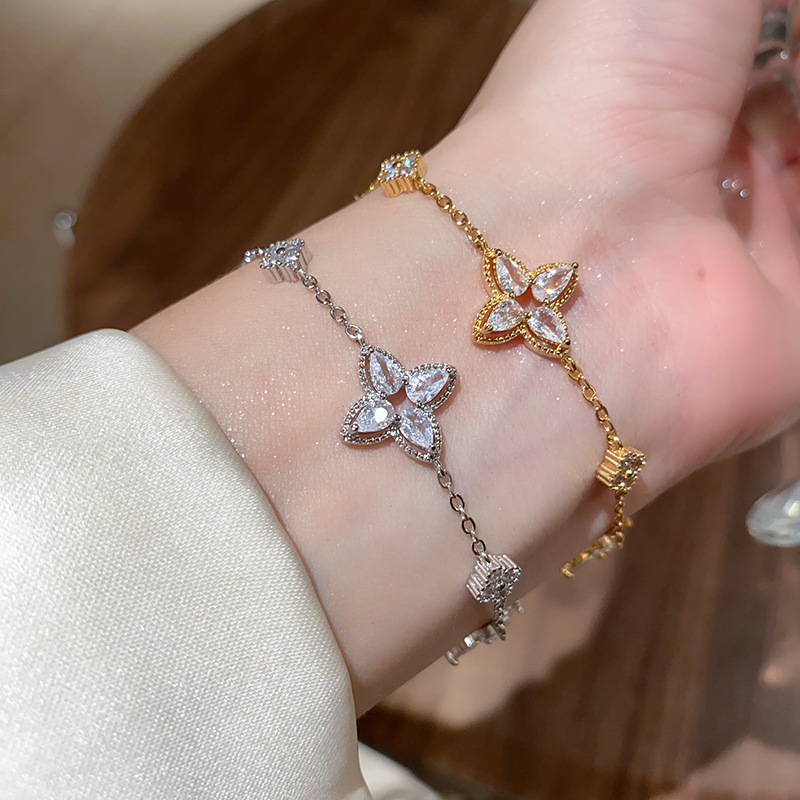 Jewelry Star Flower Designer Zircon Bracelet Minimalist Luxury Plated Hand Chain for Women Fashion Accessory