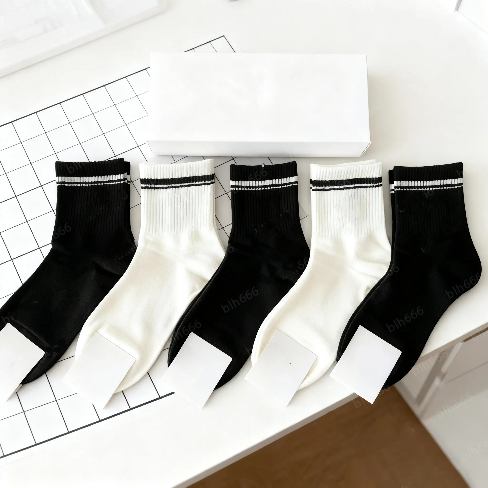 alosocks yoga 5 pairs Wholesale mid calf men women sports good quality towel soles trendy lettered Aluo running cotton There are many types patterns and styles