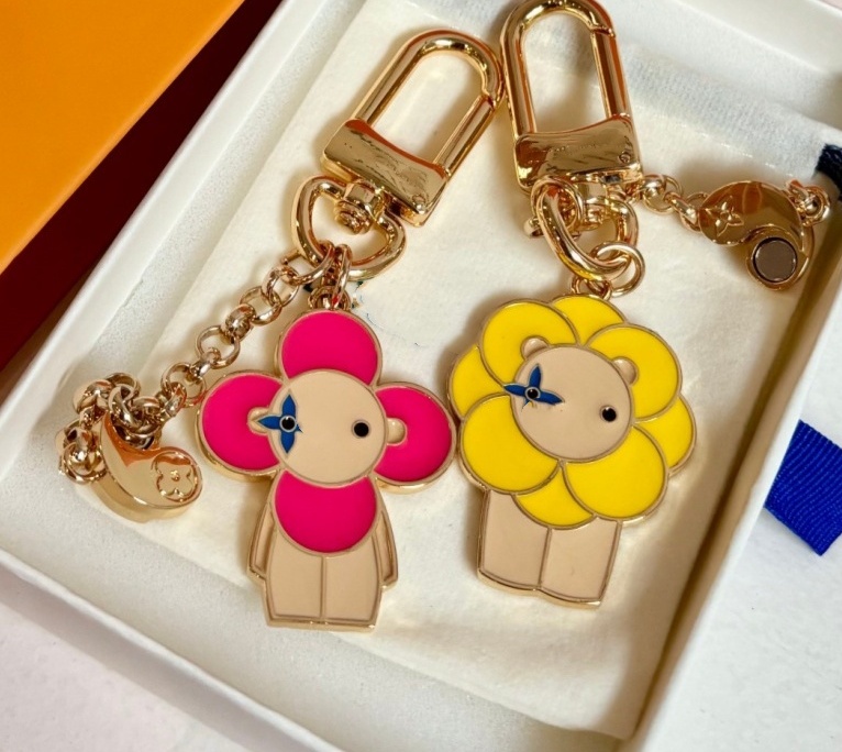 Keychain designer Packet chain luxury ladies letter L car keychain women classic key ring fashion accessories cute 2 in 1