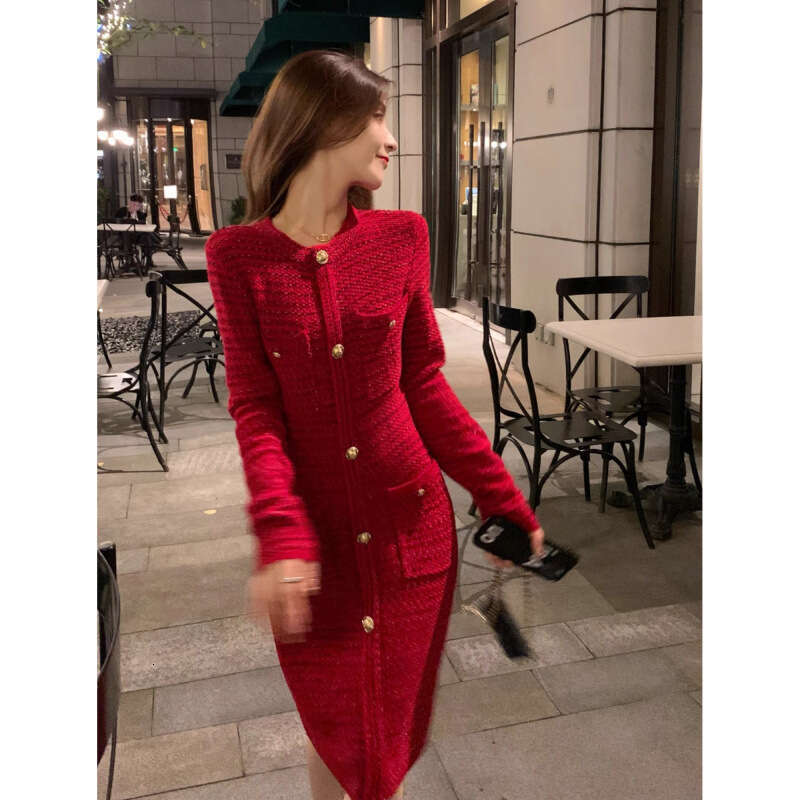 Red Knitted Dress 2026 Spring/Autumn New Fashionable Retro High End Sensation Slimming Skirt Ladies' elegant dress