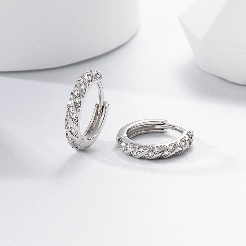 Design Jewelry Korean Style Sleep Friendly Hoop Earrings Light Luxury High Grade Silver Plated Zircon Ear Rings for Women Hypoallergenic Ear Care Dail