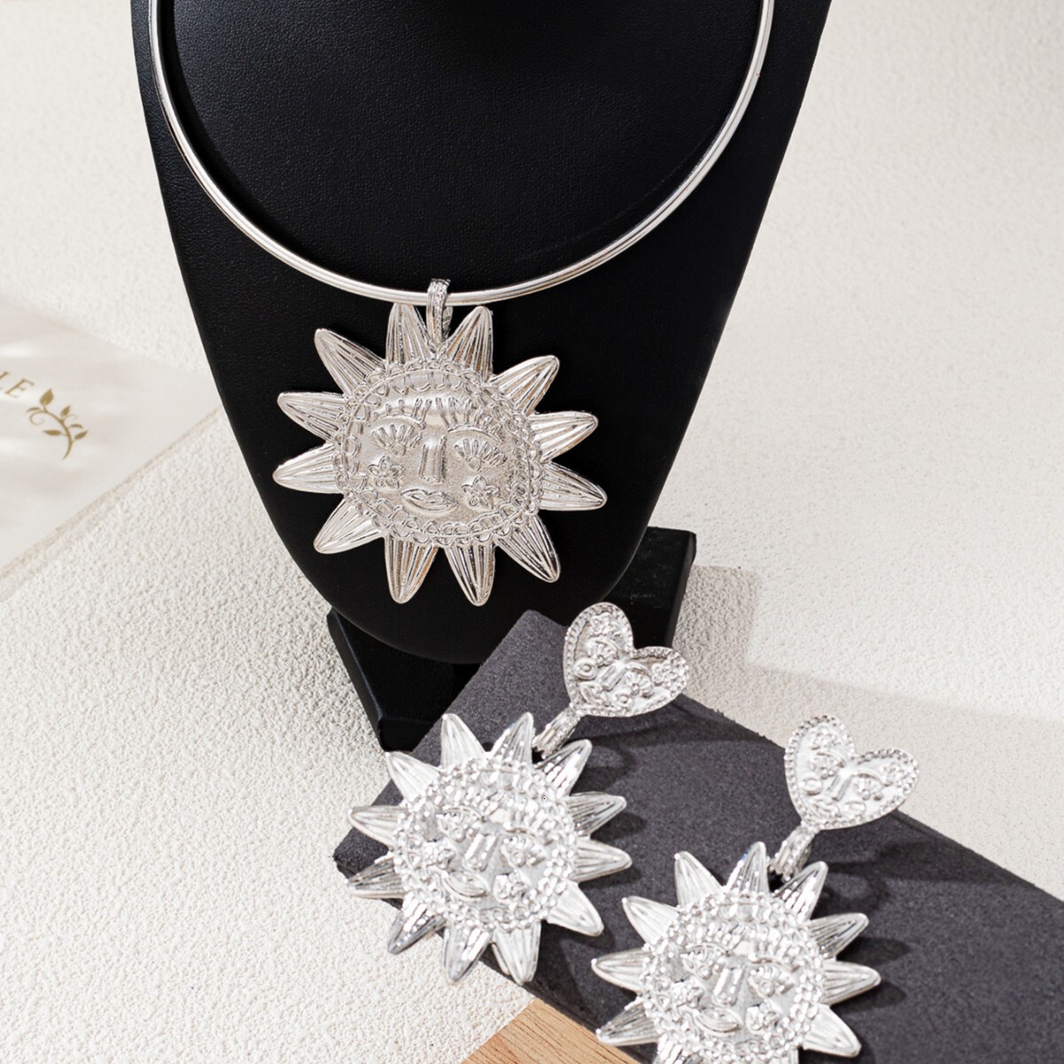 Vintage Jewelry Set European And American Style Personality Trendy Simple Fashion Sunflower Pendant Heart Earrings Exaggerated Niche Versatile Earring