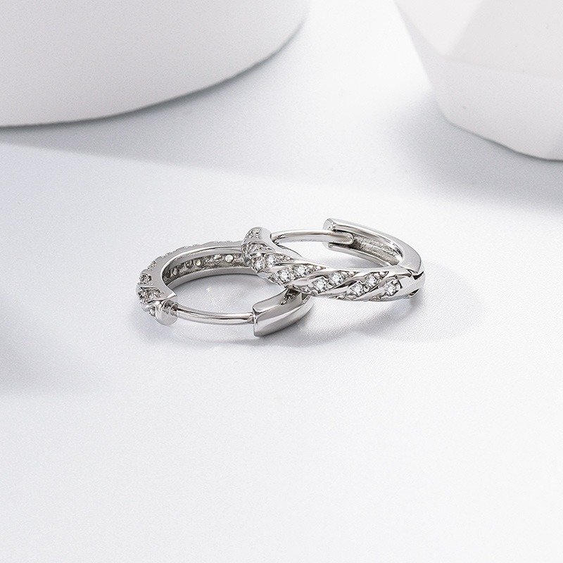 Design Jewelry Korean Style Sleep Friendly Hoop Earrings Light Luxury High Grade Silver Plated Zircon Ear Rings for Women Hypoallergenic Ear Care Dail