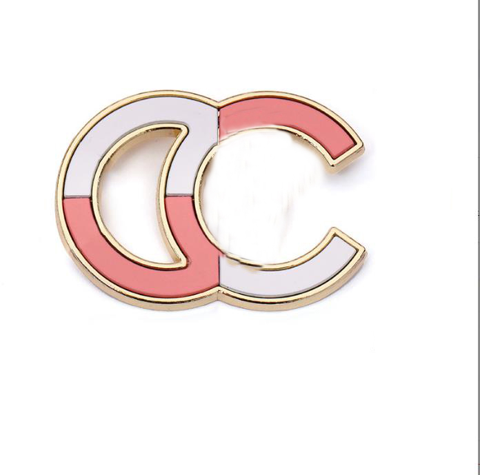 Designer Two-Color Splicing Letters Brooch Women Crystal Rhinestone Pearl Broochs Temperament Simple Ladies Party Jewelry Accessories