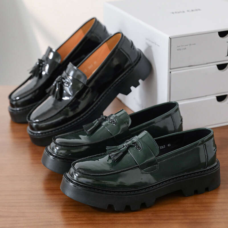 Spring and Autumn Youth Slip-On Loafers Thick-Soled Height-Increasing Black Fashion Men's Casual Leather Shoes