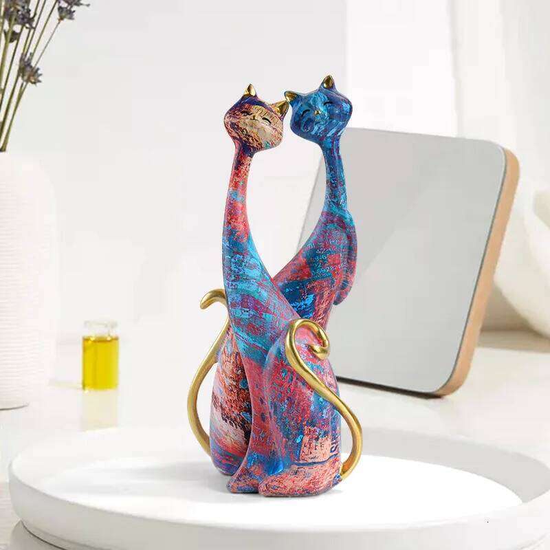 Nordic Creative Oil Painting Cat Decorative Ornament Resin Art Decor Home Bedroom Living Room Decoration Sculpture 26H0122