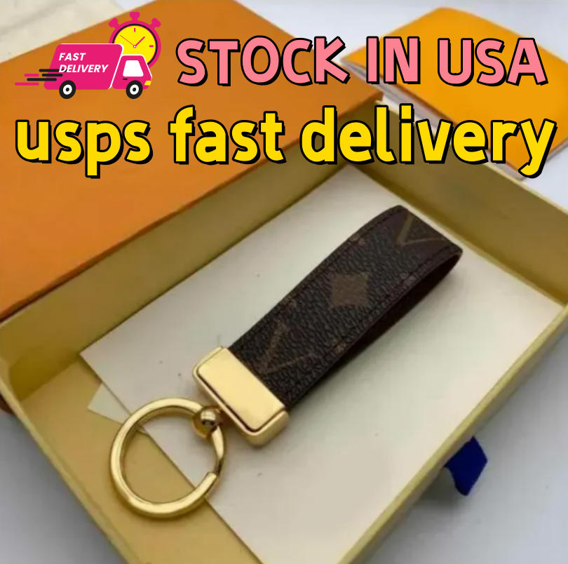 2026 High Quality Keychain Classic Exquisite Luxury Designer Car Keyring Zinc Alloy Letter Unisex Lanyard Gold Black Metal Small Jewelry