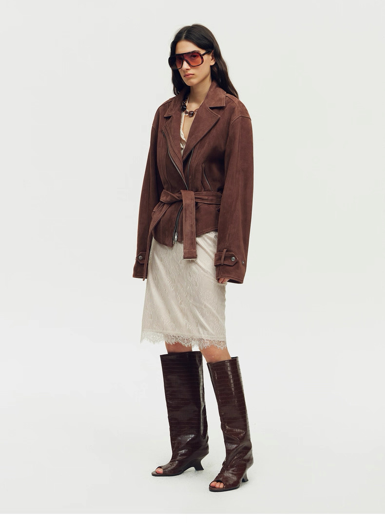 C064. Chic Executiv… - image