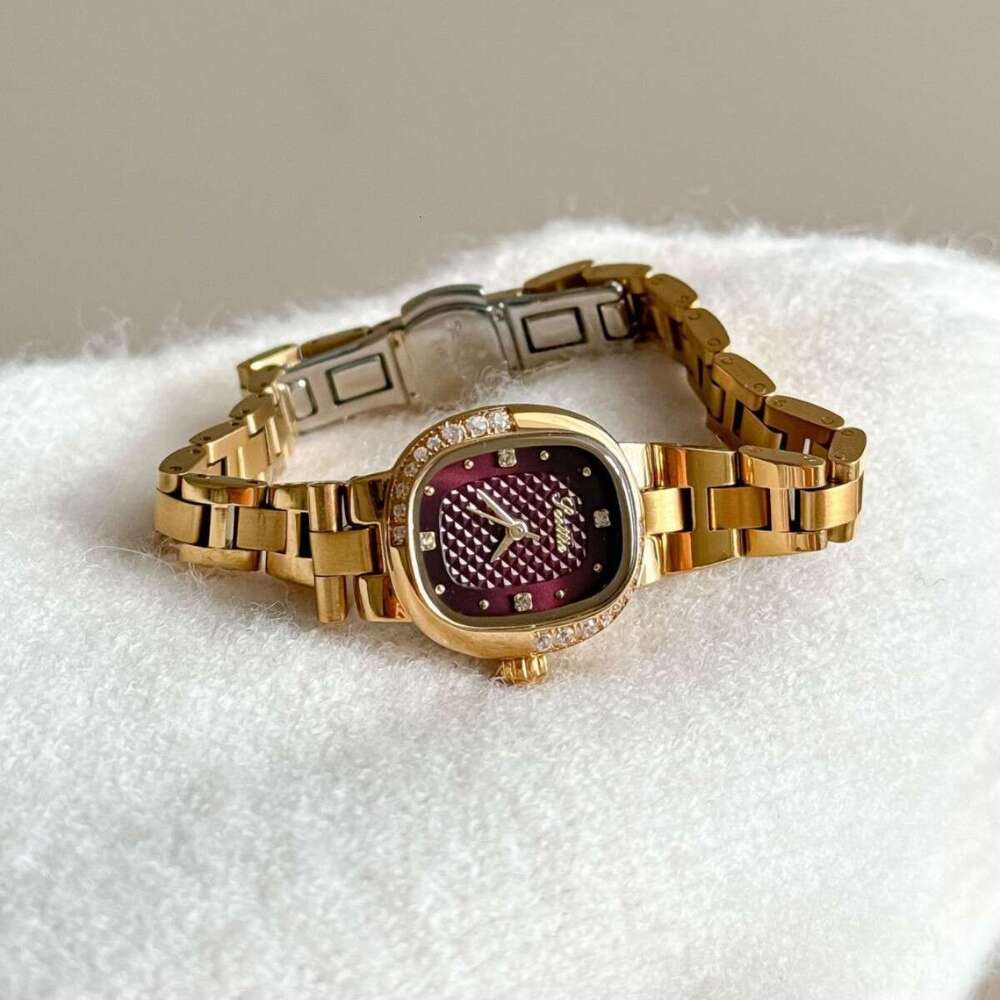 With Box Design Manufacturer Supply Dainty Oval Diamond-Studded Diamond Small Gold Bean Steel Band Watch Free gift