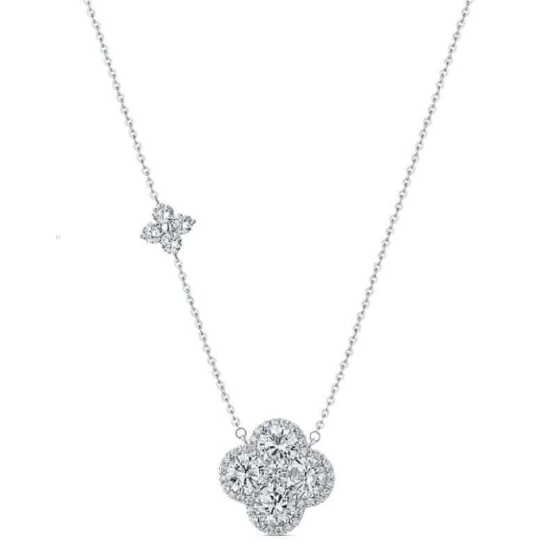 Women's Shimmering Four-Leaf Clover Necklace Luxury-inspired, niche-market, premium-quality dazzling collarbone chain Fashion necklace birthday g