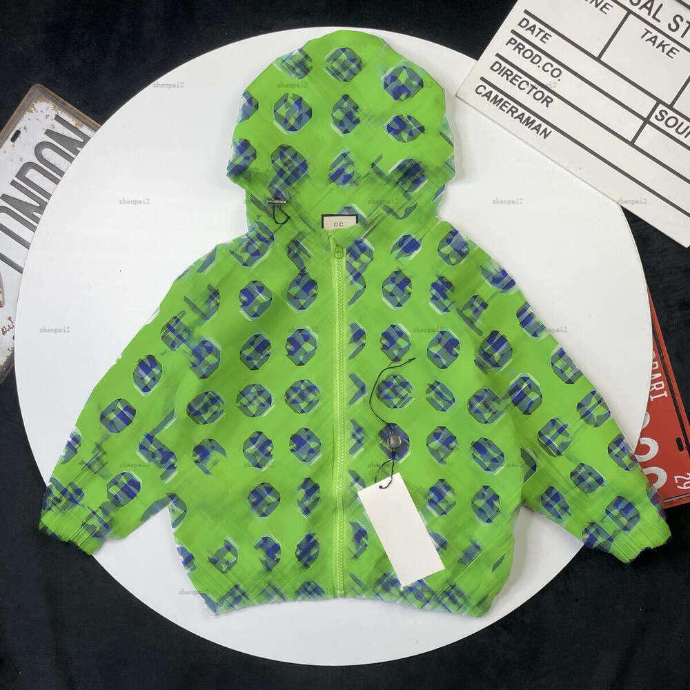 Luxury kids jackets baby coat boys girls Hooded Outerwear Three-dimensional letter printing child Sunscreen clothing A000X07N244