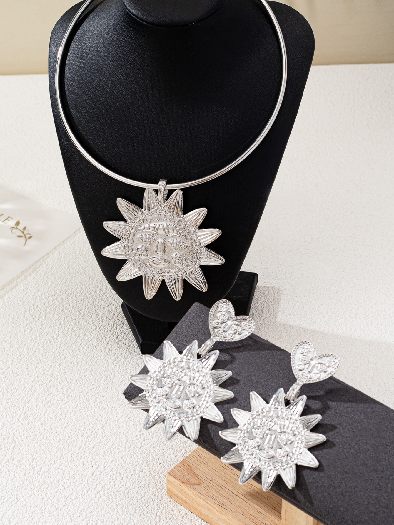 Vintage Jewelry Set European And American Style Personality Trendy Simple Fashion Sunflower Pendant Heart Earrings Exaggerated Niche Versatile Earring
