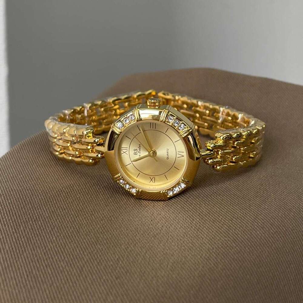 With Box Gold Women's with Diamonds Fashion Niche Design Retro Ladies Quartz Watch Casual Dainty Free gift