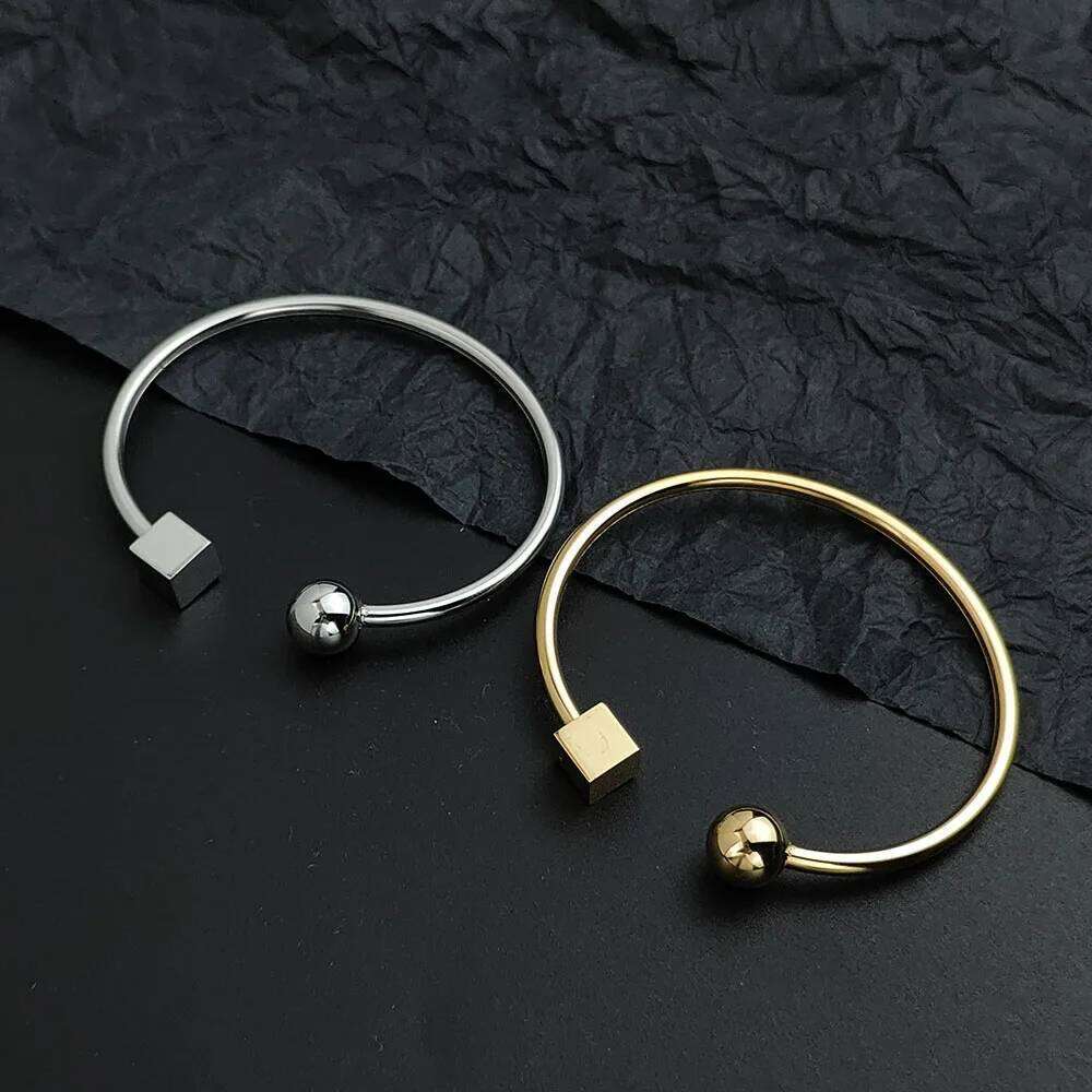 Simple wire ball cube gold-plated stainless steel women's bracelet, waterproof and rust-free, worn by couples Z260123
