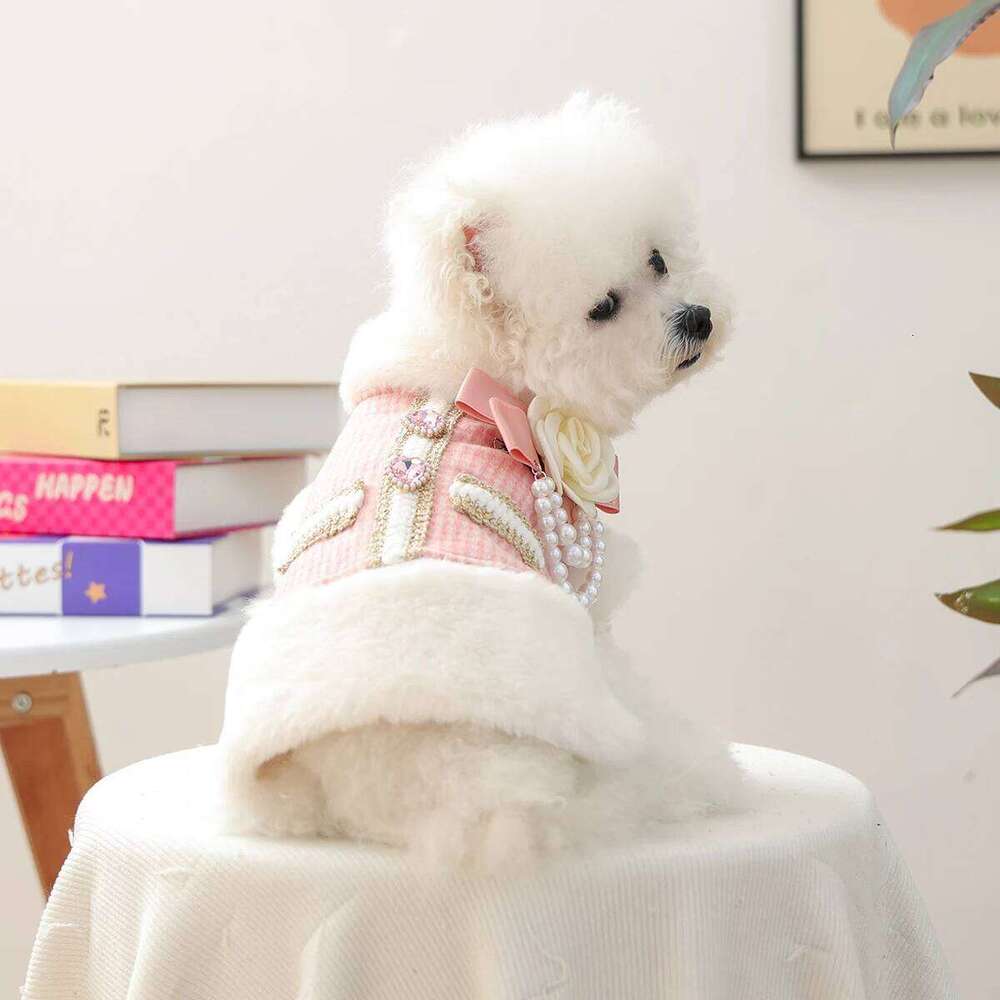 Pet clothing, small fragrance style, pink fragrant flower pearl, sleeveless one-piece, suitable for dogs and cats, autumn and winter velvet thickened 