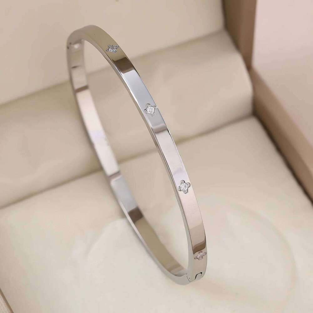 1pc 18K Gold Plated Stainless Steel Stackable Bracelet With Chain And Clover Design, Fashion Style Women, Suitable For Casua Z260123