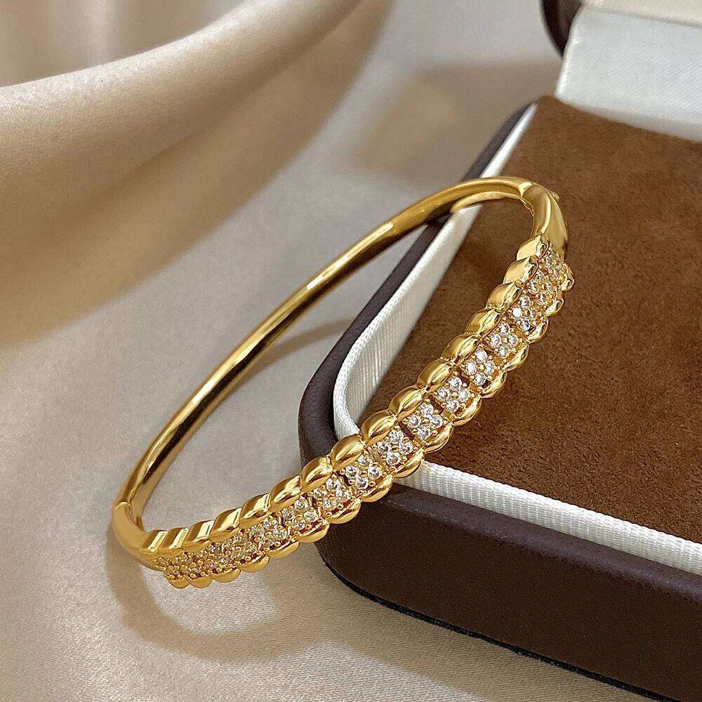 Luxury Multilayer Micro Inlaid Zircon Cuff Bracelet for Women Elegant Gold Plated Copper Stacked Bracelets Fashion Jewelry Z260123