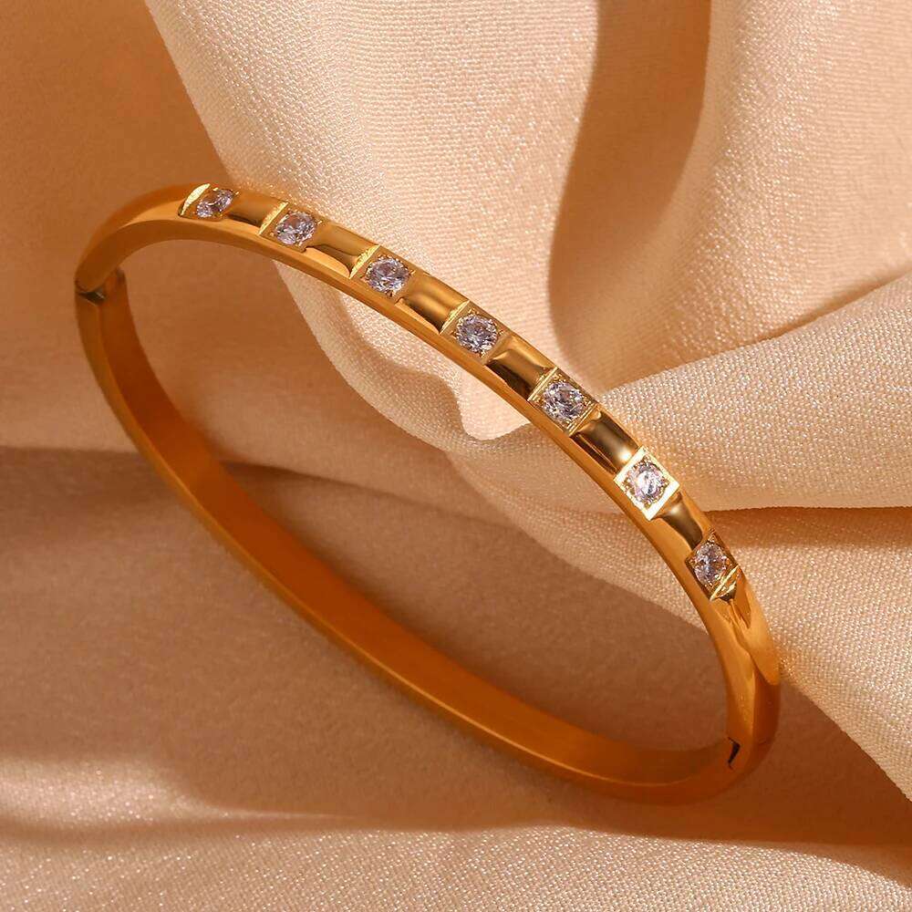 E.B.belle Fashion 316L Stainless 18K Gold Plated Tarnish Free Bangles For Women Rhinestone women's hand bracelets Z260123