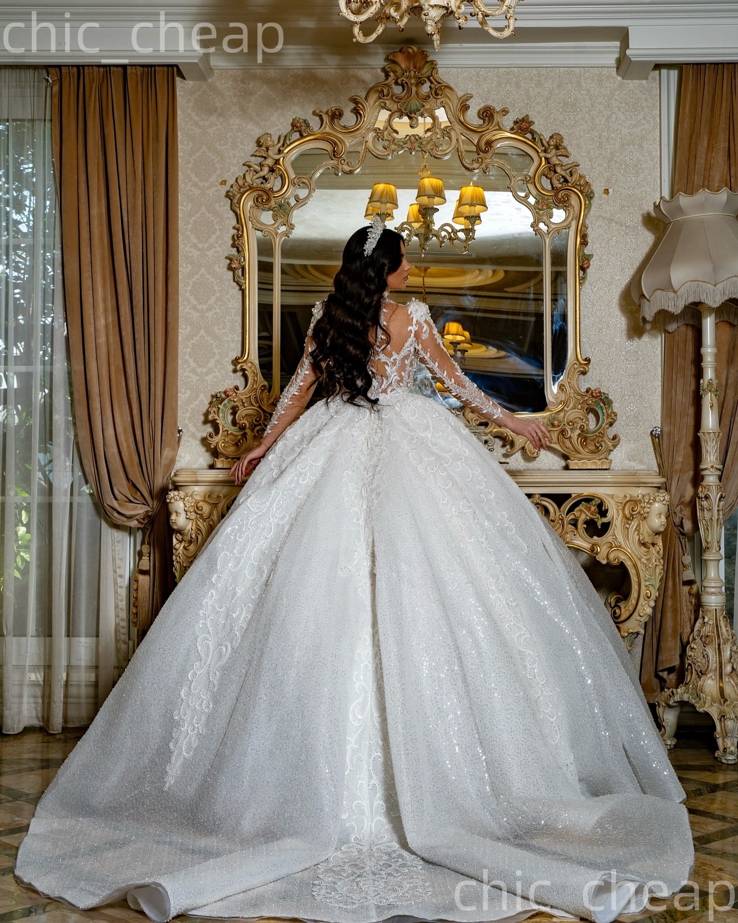 Gorgeous 2026 Ivory Ball Gown Wedding Dress Appliques Beaded Sheer Neck Full Sleeves Sequined Vintage Bridal Gowns Dresses ZJ2390