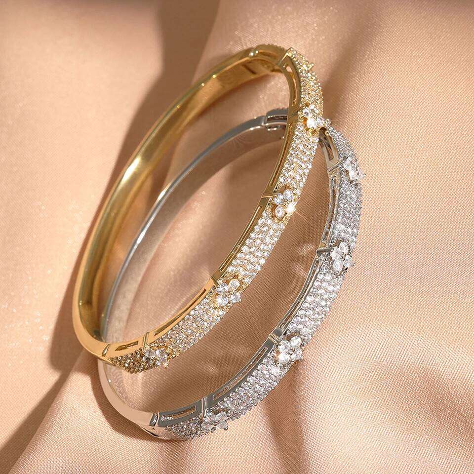 Luxury Shiny Zircon Open Bangle Bracelet For Women with Brass Flower Design Wedding Party Jewelry Gift Z260123