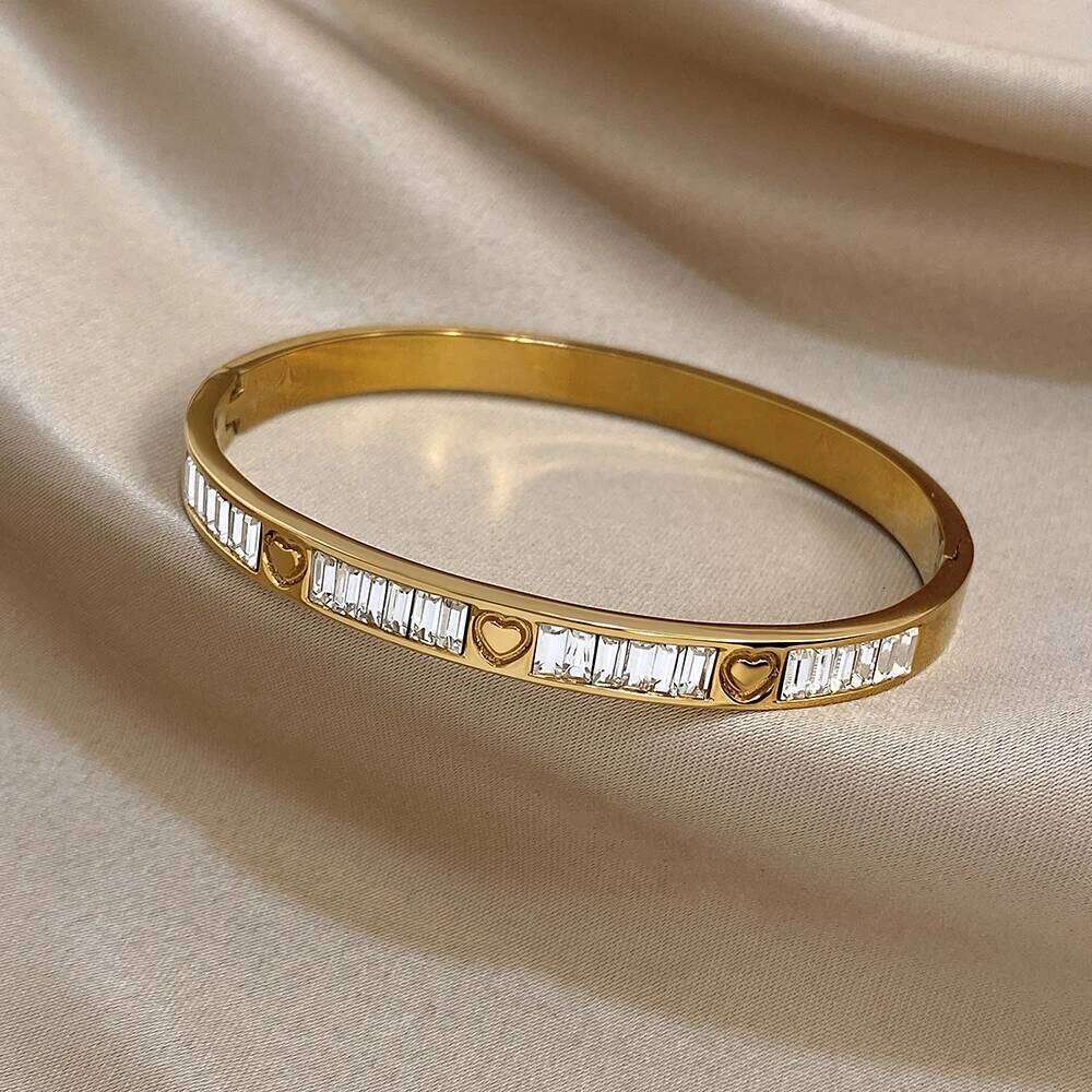 Classic Shiny Rhinestone Heart Shape Stainless Steel Cuff Bangles Fashion Cubic Decoration Women's Men Bracelets Gifts Z260123