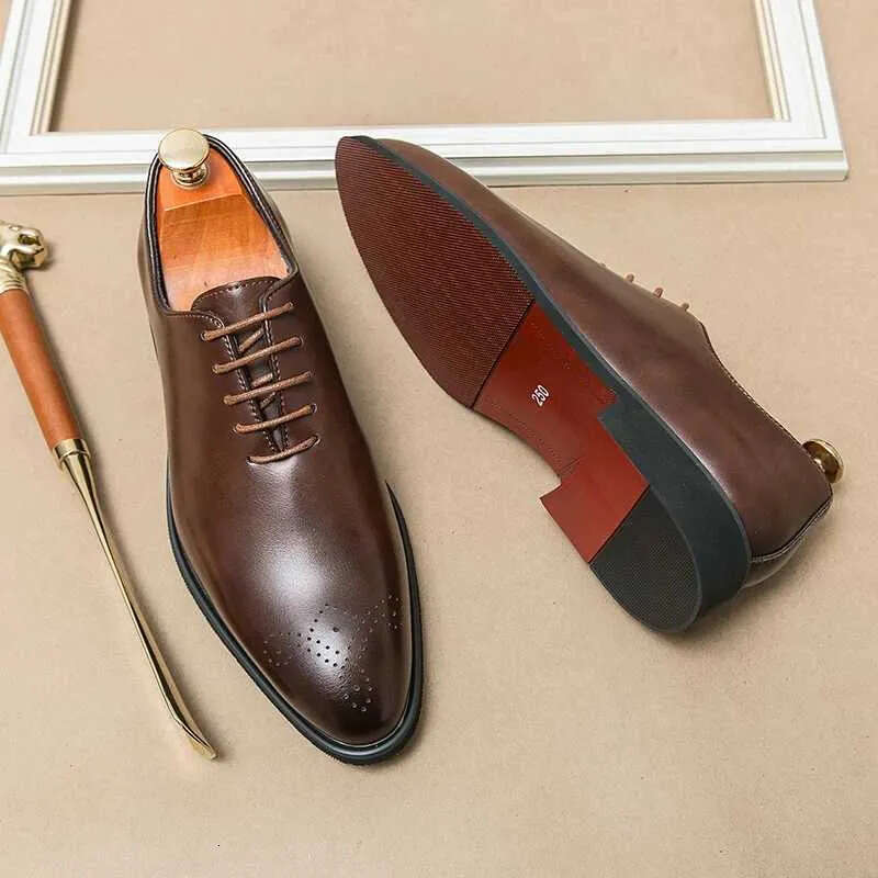 with box designer shoes Luxury Mens Leather Shoes High Quality Mens Shoes Fi Oxford Wedding Men Dress Leather Shoes Gentleman Office Man ShoeXJ250113