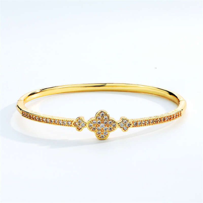 Sparkling Diamond Flower Lucky Four-Leaf Clover Micro Pave Zircon European and American Light Luxury Trendy Starry Sky Bracelet Jewelry
