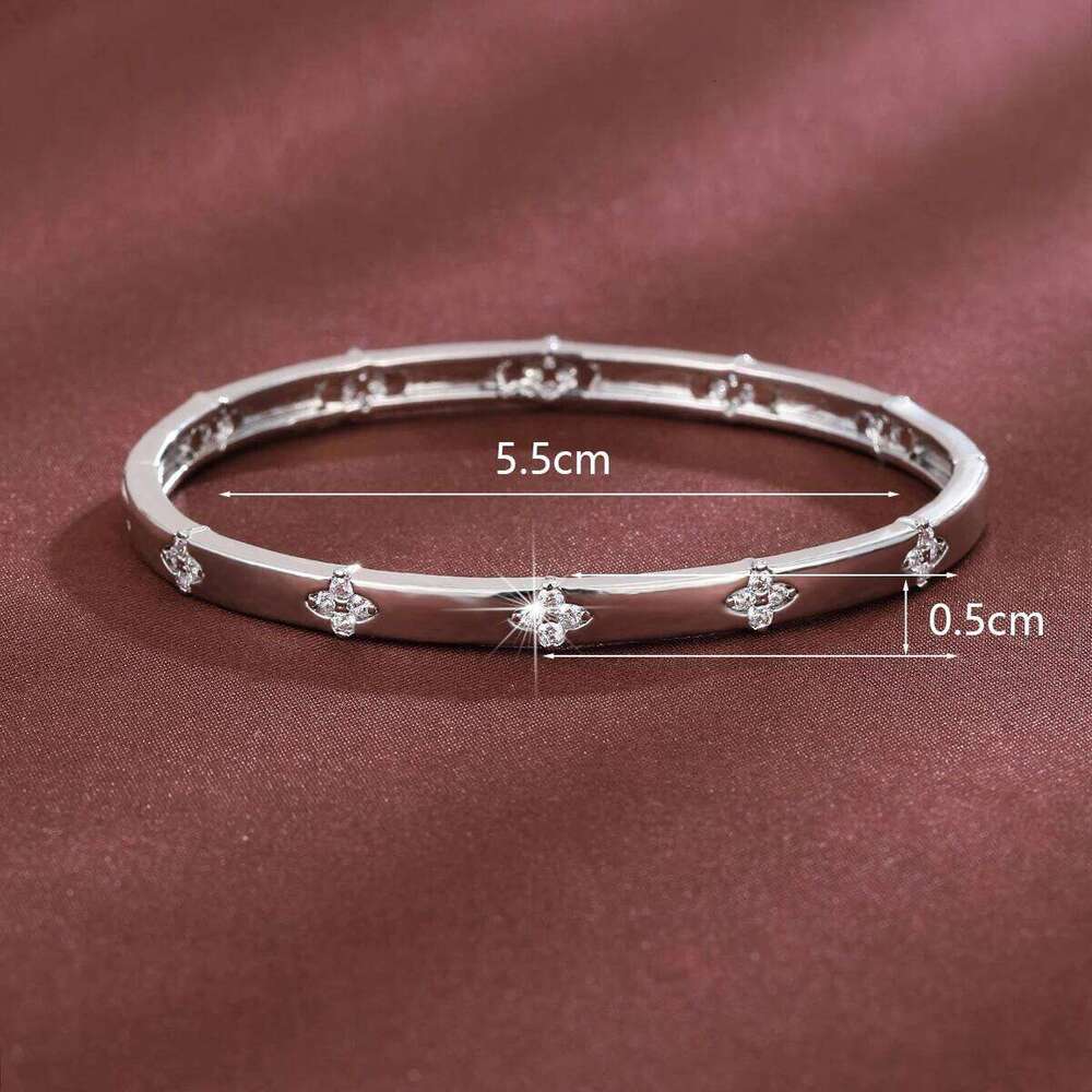 Simple Flowers Design Synthetic Zirconia Women's Bracelet For Banquets And Gift-Giving Jewelry Accessories Z260123