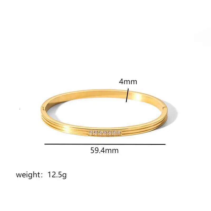 Luxury Jewelry Accessories Non Tarnish Elegant Cubic Zirconia Star 18K Gold Plated Stainless Steel Bangle Bracelet for Women Z260123