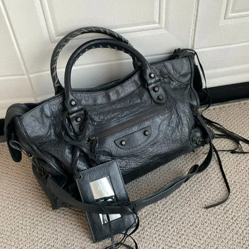 Vintage City bag Women Totes Bag Motorcycle shoulder Bags Designers Genuine leather crossbody clutch wallet purse Pochette Retro Top Quality 1