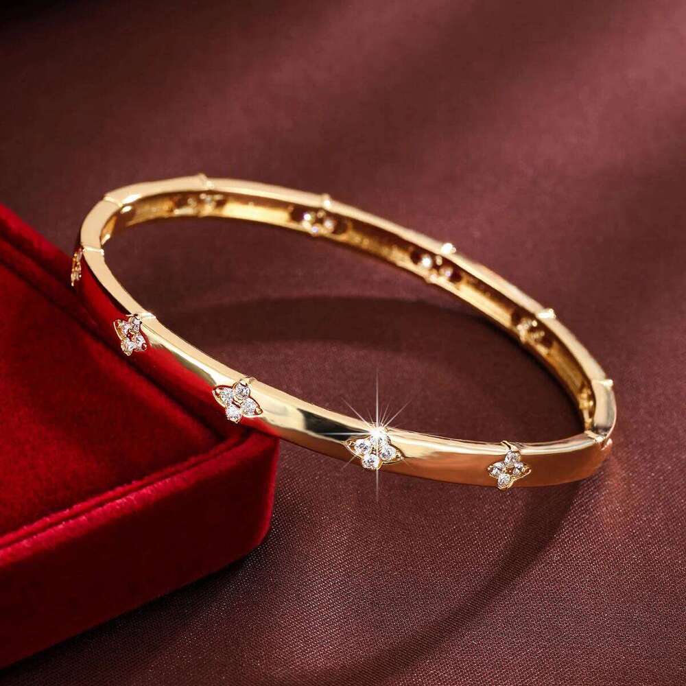 Simple Flowers Design Synthetic Zirconia Women's Bracelet For Banquets And Gift-Giving Jewelry Accessories Z260123