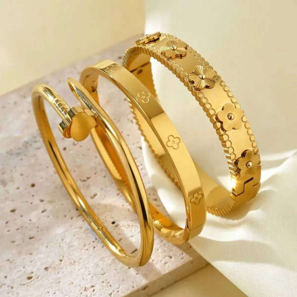 Luxury 18K Gold Plated Stainless Steel Nail Bracelet for Women with Cubic Zirconia Bangle Fashion Daily Wear Jewelry Z260123