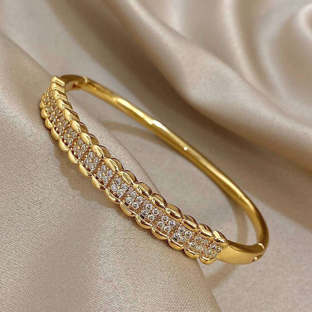 Luxury Multilayer Micro Inlaid Zircon Cuff Bracelet for Women Elegant Gold Plated Copper Stacked Bracelets Fashion Jewelry Z260123