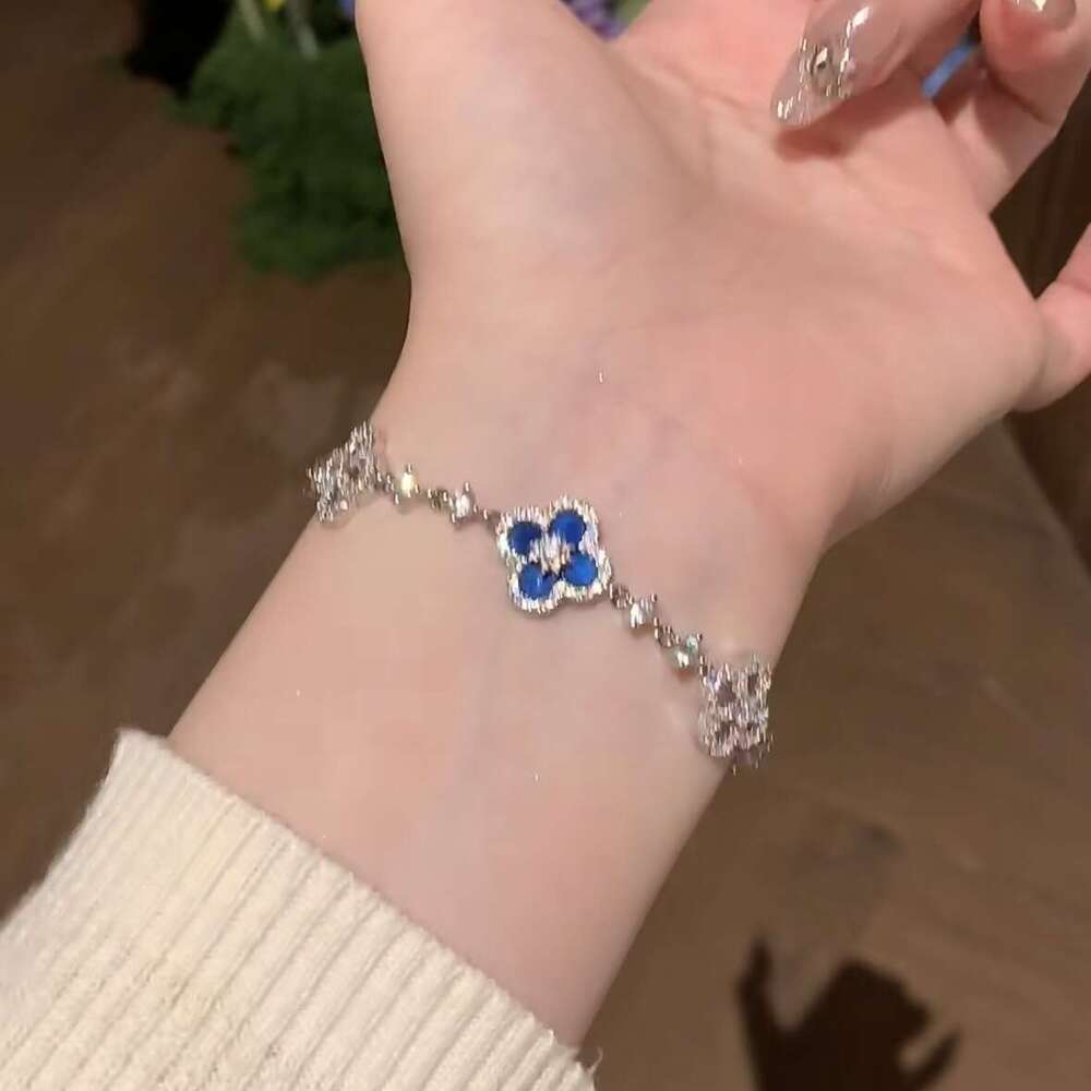 Korean and Japanese Style Zircon Rhombus Flower Adjustable Light Luxury High-end Sense Bracelet 2026 New Commuter Versatile Jewelry