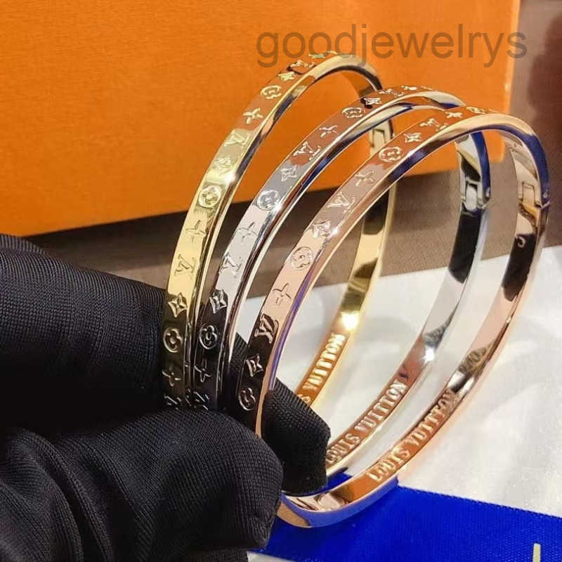 Fashionable minimalist womens bracelet suitable for daily wear and business gatherings - a luxurious jewelry gift for girls