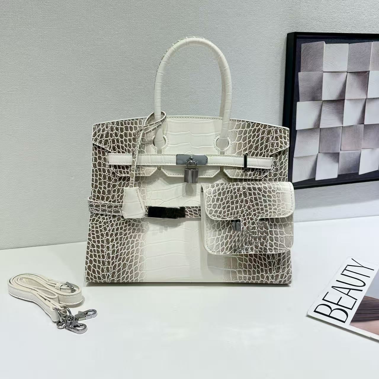 Designer bag Luxury Bag High quality Alligator genuine leather letter pattern Large capacity tote bag with Silver Padlock Shoulder Bag Crossbody bag handbag