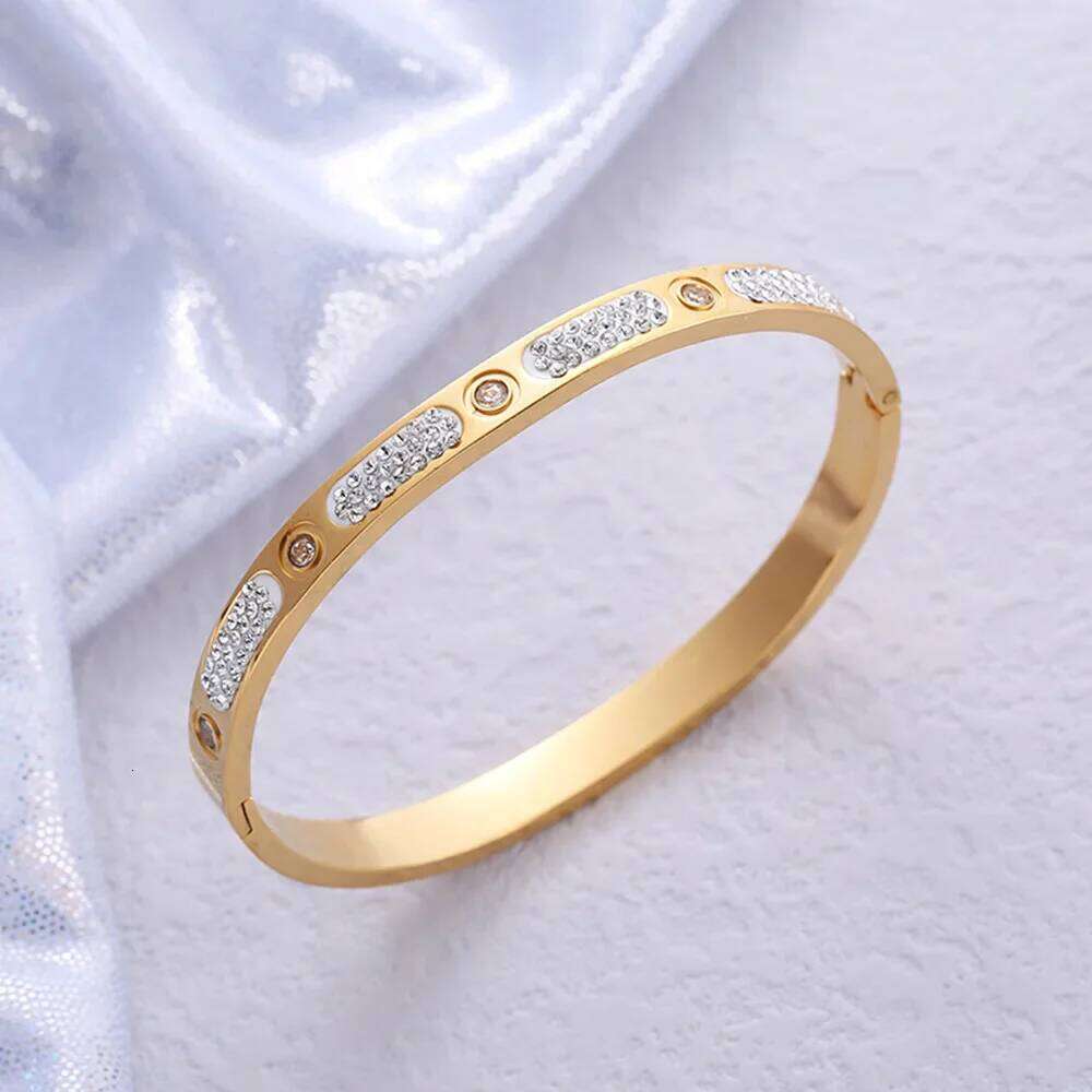 2024 New Design Color Zircon Bracelet Gold & Bangle for Woman Stainless Steel Screw Brand Jewelry Z260123