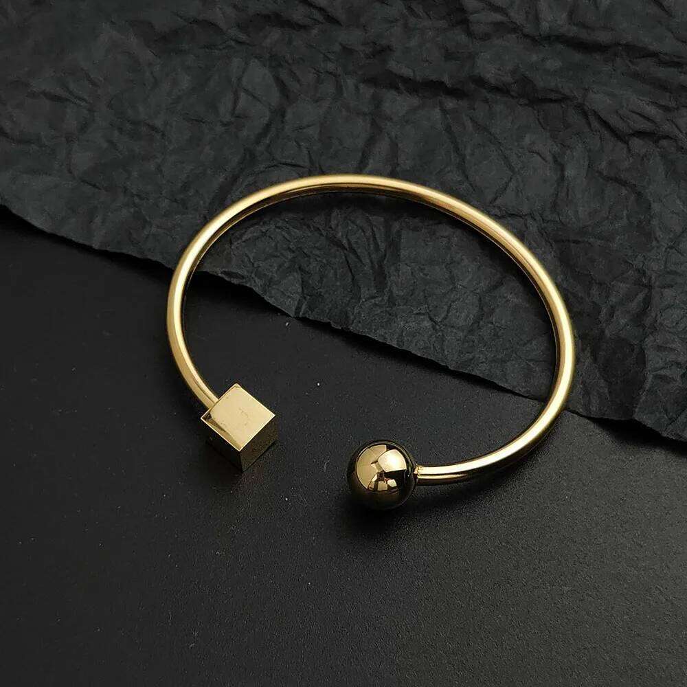 Simple wire ball cube gold-plated stainless steel women's bracelet, waterproof and rust-free, worn by couples Z260123