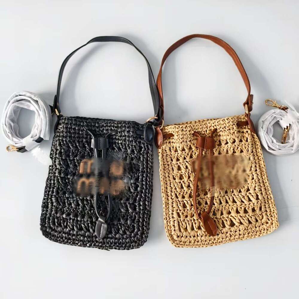 Luxury One Shoulder Grass Woven Bag Womens Checkered Rafia Woven Bag Large Capacity Casual Handbag Hollow Beach Vacation Designer Bag T260123