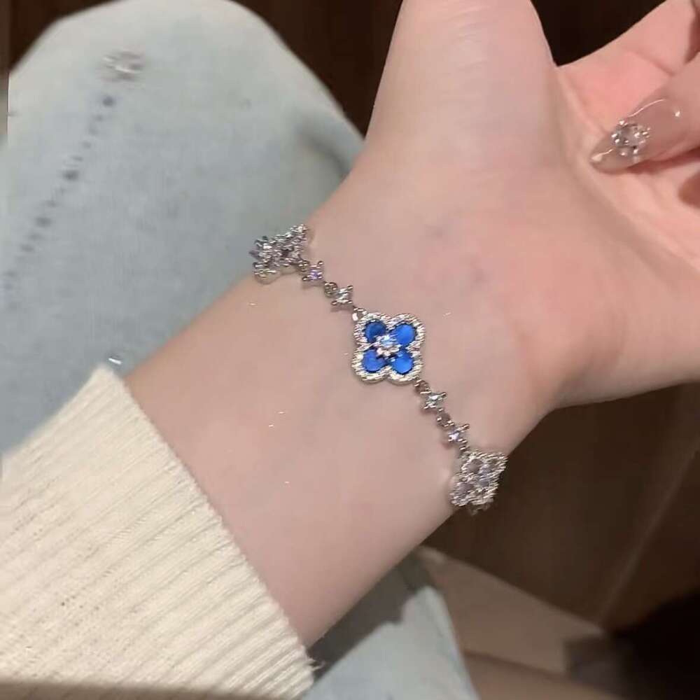 Korean and Japanese Style Zircon Rhombus Flower Adjustable Light Luxury High-end Sense Bracelet 2026 New Commuter Versatile Jewelry