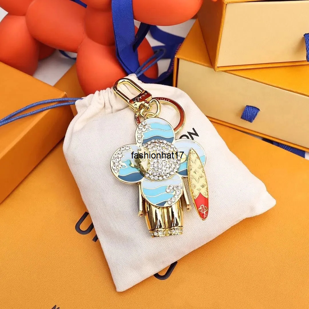 Keychains Lanyards Luxury designers keychains Letters with diamonds designers keychain top Car Key Chain Women Buckle jewelry Keyring Bags Pendant Lover