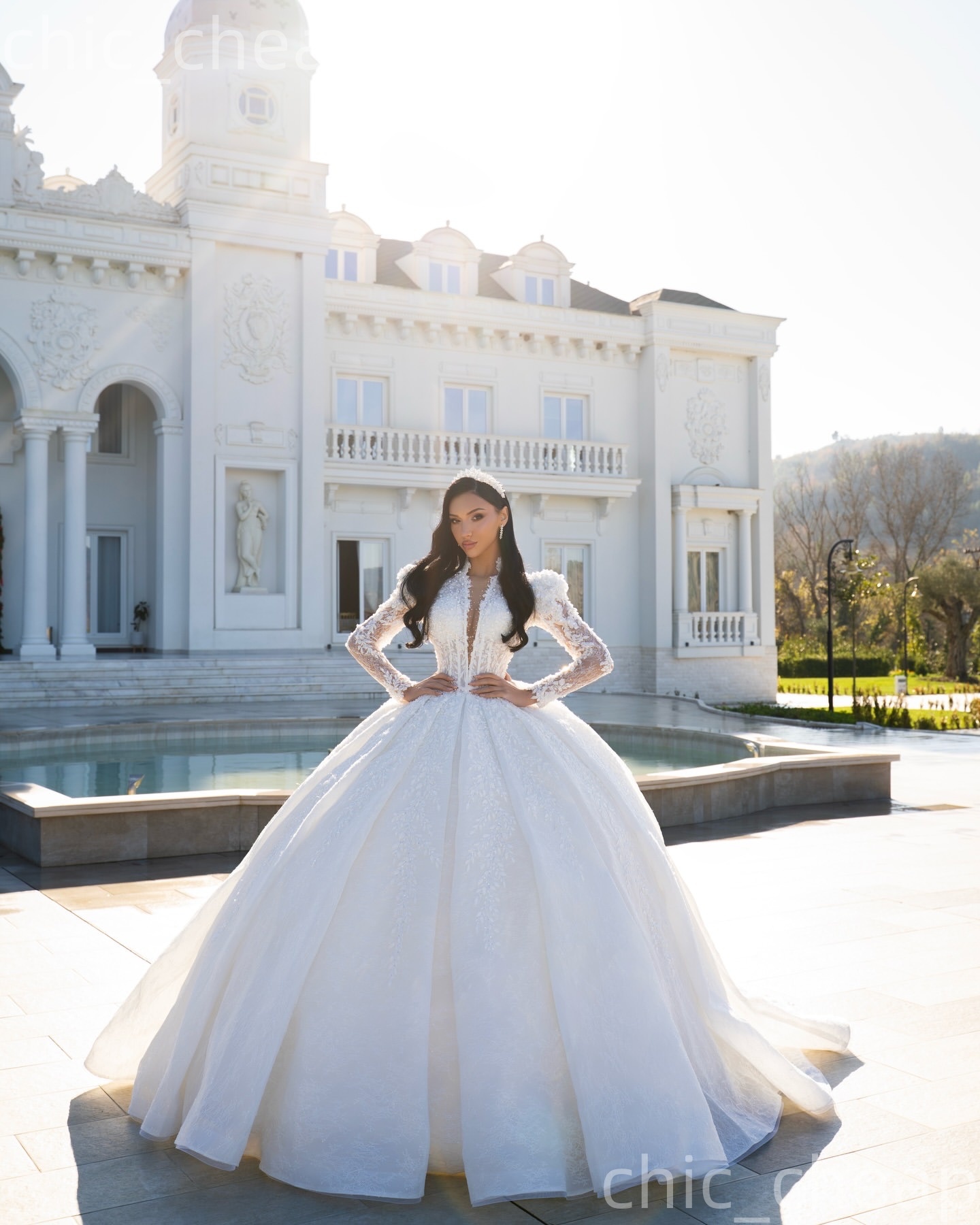 Gorgeous 2026 Ivory Ball Gown Wedding Dress Floral Lace Appliques Beaded Full Sleeves High Neck Vintage Bridal Gowns Dresses ZJ2390