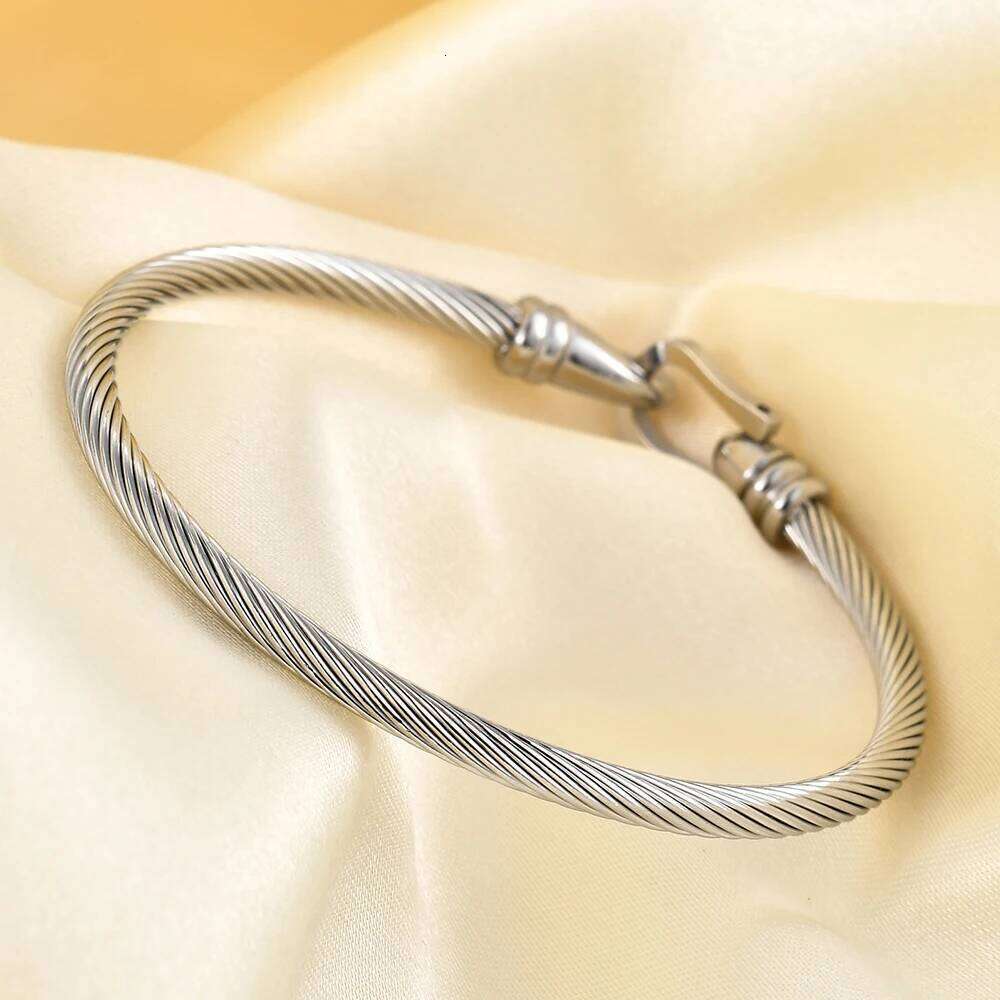 VQYSKO Stainless Open Ladies Horseshoe Buckle U-shaped Head Jewelry Couple Titanium Steel Bracelet Z260123