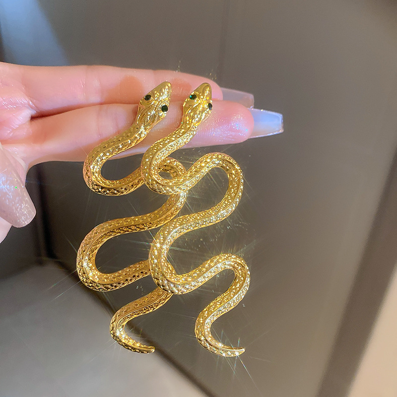 Silver Needle Inlaid Diamond Zodiac Snake-shaped European and American Heavy Industry Creative Design Long High-end Earrings for Women - view 7
