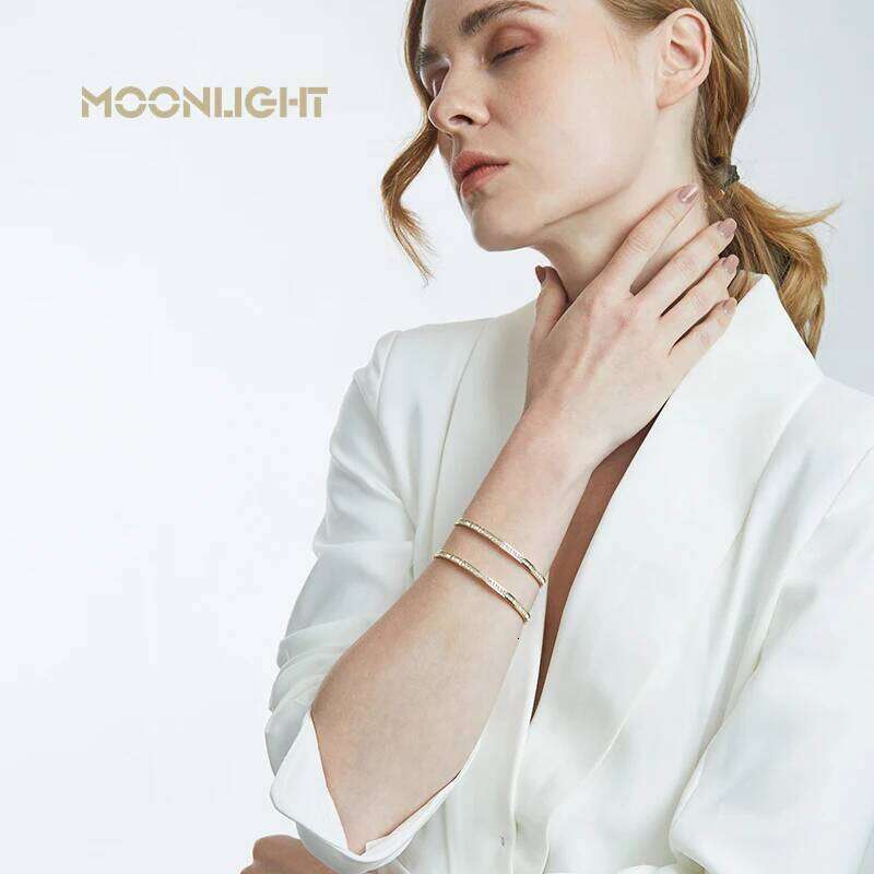 MOONLIGHT Women's Luxury Brand Titanium Steel Bracelet Classic Round Cubic Zirconia Bangle Fashion Couple Accessories Z260123