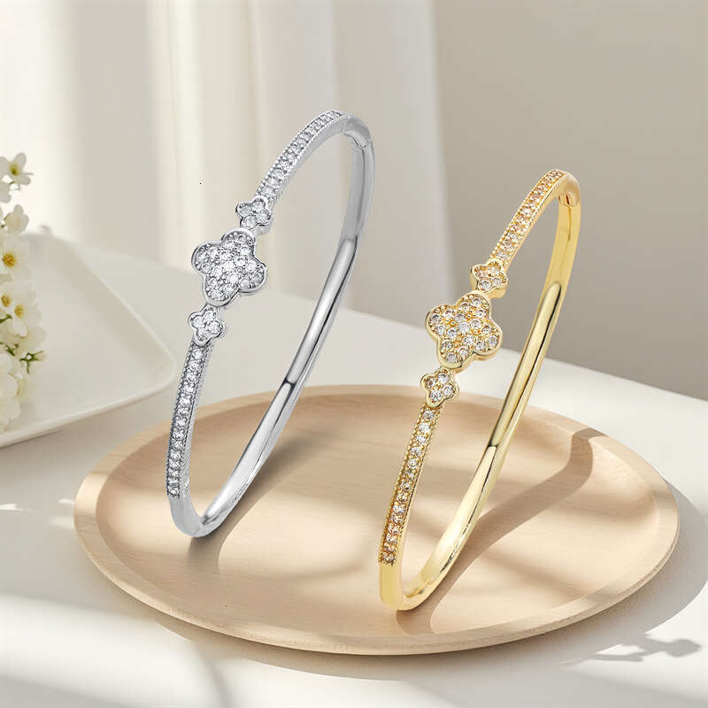 Sparkling Diamond Flower Lucky Four-Leaf Clover Micro Pave Zircon European and American Light Luxury Trendy Starry Sky Bracelet Jewelry