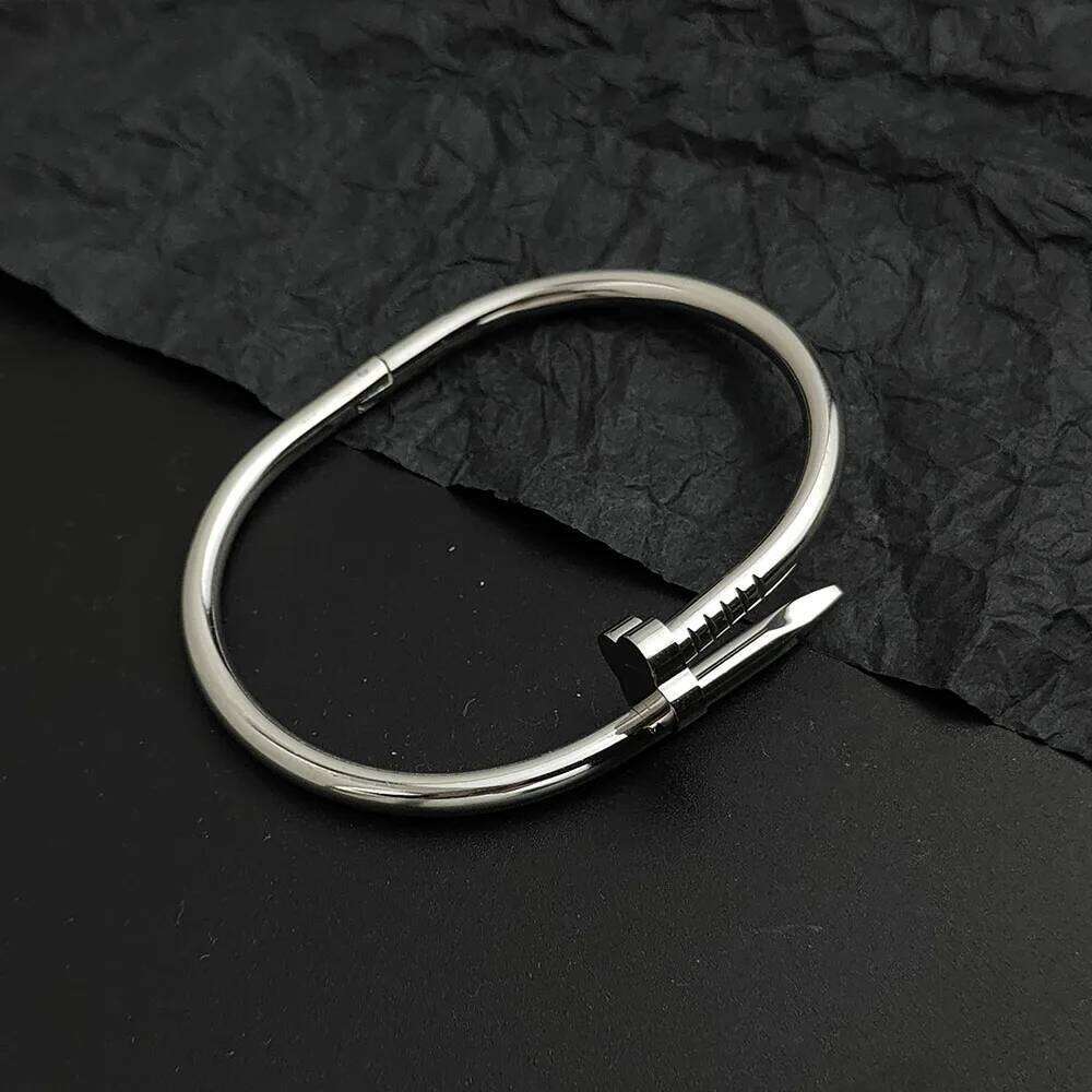 Cheap grass gold-plated stainless steel nail shaped women's bangle, Thanksgiving, Christmas, and New Year gifts Z260123
