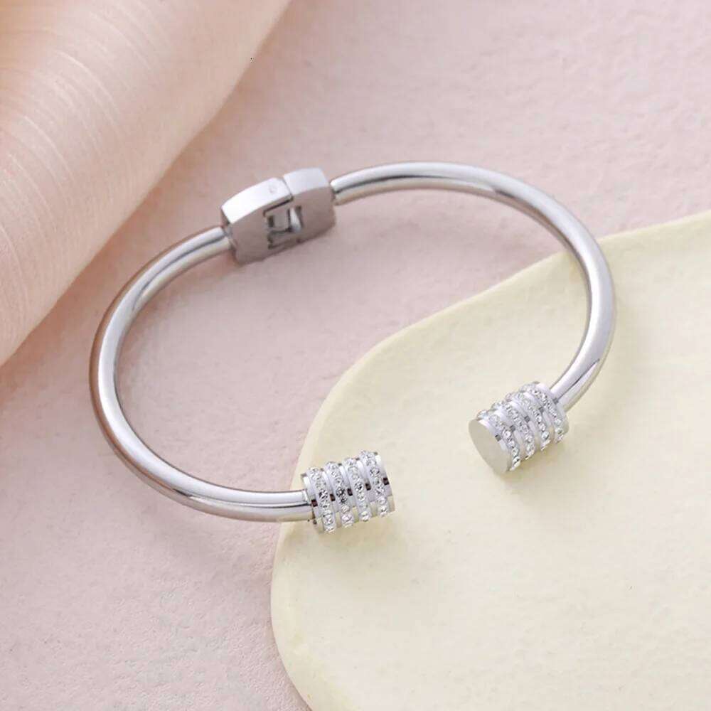 New simple bracelet, fashionable and personalized stainless steel women's bracelet jewelry, zircon inlaid, gift for women Z260123